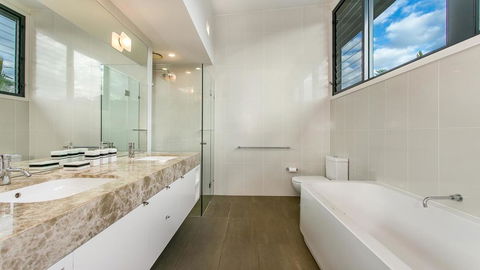 Your Luxury Escape - Kiah 11 Beach House Ocean Views - Accommodation Fremantle 2
