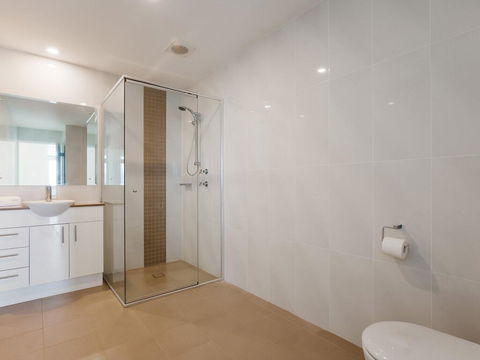 Maison De La Mer 30 Mulubinda Parade - Luxurious, Linen, Aircon And Panoramic Views - Accommodation Fremantle 2