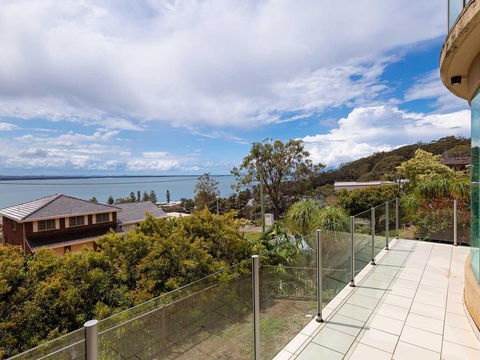 Maison De La Mer 30 Mulubinda Parade - Luxurious, Linen, Aircon And Panoramic Views - Accommodation Fremantle 3