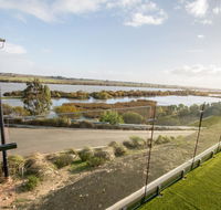 Serenity and sweeping Murray River views - Accommodation Fremantle