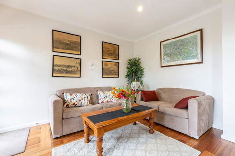 Spacious Bungalow5min Walk To Station5min To Box HillWiFiParking - Accommodation Fremantle 2
