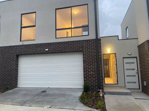 30 Minutes To Airport-3BR-Unfurnished-LUGarage-29G - Accommodation Fremantle 0