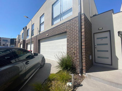 30 Minutes To Airport-3BR-Unfurnished-LUGarage-29G - Accommodation Fremantle 2