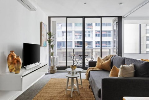 A Chic 2BR Apt Near Southern Cross, With Secure Parking - Accommodation Fremantle 0