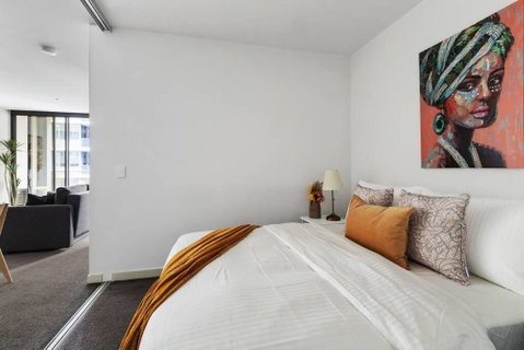 A Chic 2BR Apt Near Southern Cross, With Secure Parking - Accommodation Fremantle 2