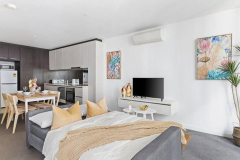 A Chic 2BR Apt Near Southern Cross, With Secure Parking - Accommodation Fremantle 4