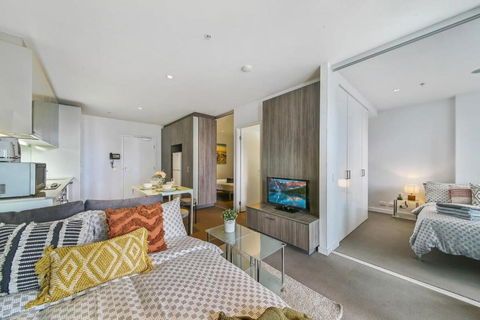 A Comfy & Stylish 2BR Apt Near Southern Cross - Accommodation Fremantle 0