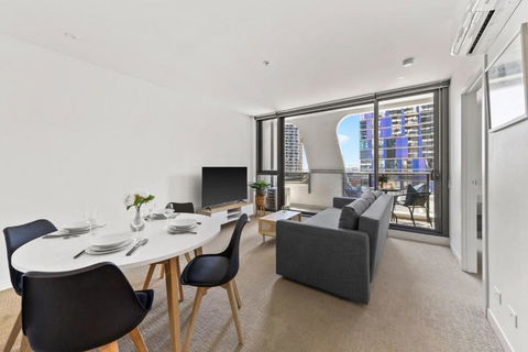 A Cozy 2BR Apt Next To Queen Victoria Market & Melbourne Central With City Views - Accommodation Fremantle 4