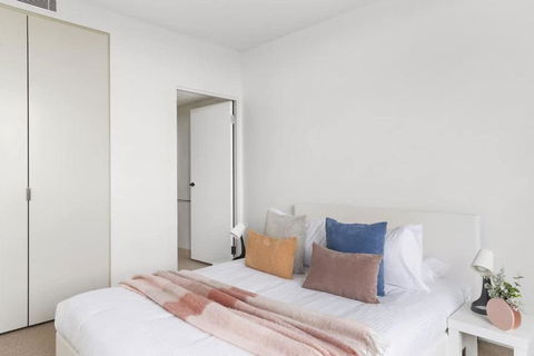 A Cozy 2BR Apt With Free WiFi In Prime Melbourne - Accommodation Fremantle 4