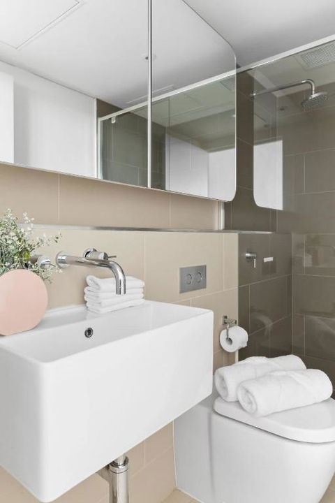 A Cozy 2BR Apt With Free WiFi In Prime Melbourne - Accommodation Fremantle 3