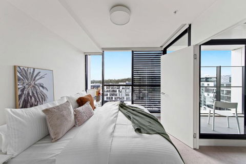 A Cozy & Plush 2BR Apt Next To The Yarra River - Accommodation Fremantle 0