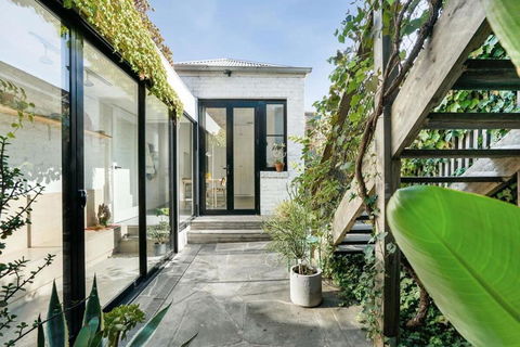A Designer Terrace House By Edinburgh Gardens - Accommodation Fremantle 3