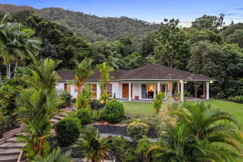 A Piece Of Tropical Paradise-Near Crystal Cascades - Accommodation Fremantle 0