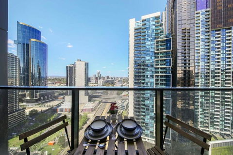 A Stylish 2BR Apt With City Views In Southbank - Accommodation Fremantle 0