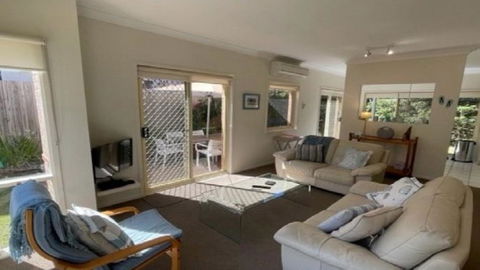 A Travellers Delight On Kikarra Wifi - Accommodation Fremantle 1