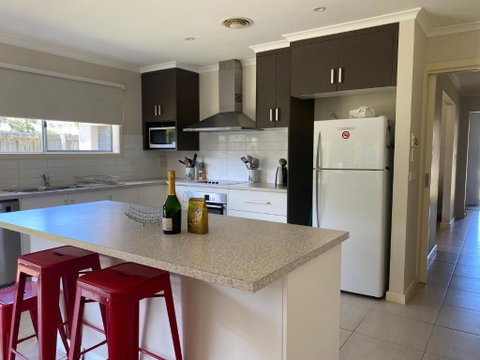 A True Holiday At Beachcomber - Accommodation Fremantle 3