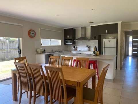 A True Holiday At Beachcomber - Accommodation Fremantle 4