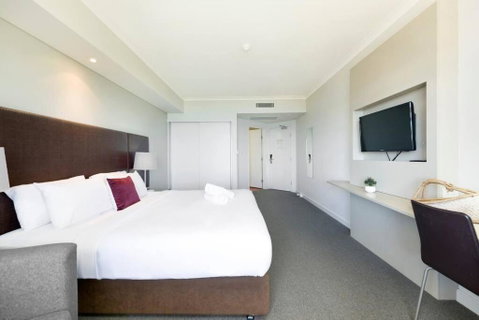 A Waterview Oasis On The Esplanade With Pool - Accommodation Fremantle 2