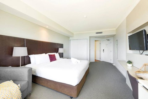 A Waterview Oasis On The Esplanade With Pool - Accommodation Fremantle 1