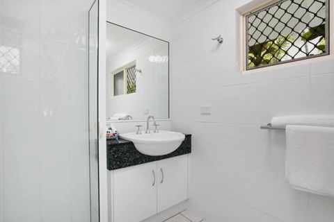Absolute Beachfront Apartment - Accommodation Fremantle 3