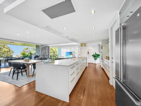 Absolute Beachfront Beach House With Amazing Views - Accommodation Fremantle 3