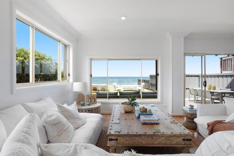 Absolute Beachfront Luxury In Narrabeen - Accommodation Fremantle 3