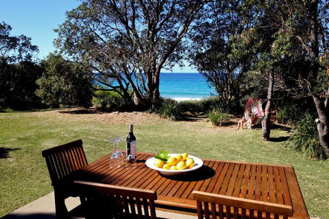 Absolute Beachfront Mollymook - Accommodation Fremantle 0