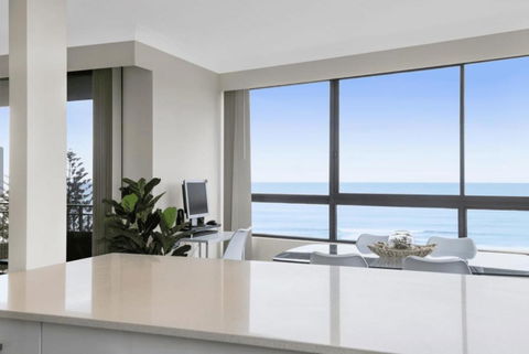 Absolute Beachfront Royal Palms - Accommodation Fremantle 3