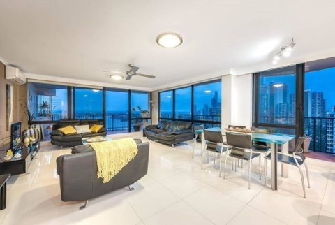ABSOLUTE Riverfront 2br Apt, Views From Every Room - Accommodation Fremantle 1