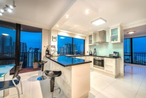 ABSOLUTE Riverfront 2br Apt, Views From Every Room - Accommodation Fremantle 3