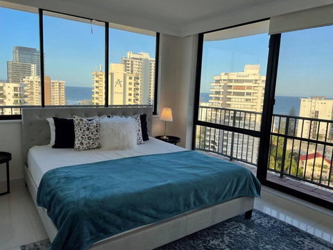 ABSOLUTE Riverfront 2br Apt, Views From Every Room - Accommodation Fremantle 2