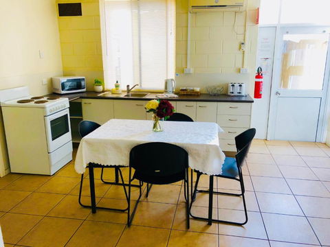 Accommodation @ Isa - Accommodation Fremantle 2