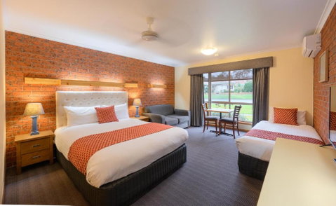 AAt 28 Goldsmith Motel - Accommodation Fremantle 2