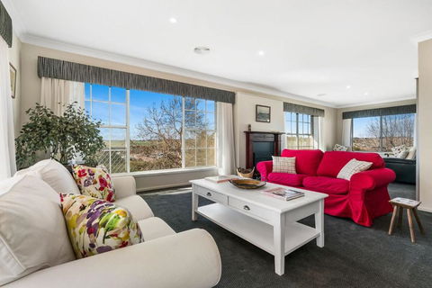 A House With A View, Molong. NSW - Accommodation Fremantle 3