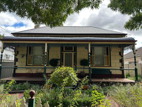 AAA Plus Yapera On Lucan - Accommodation Fremantle 0