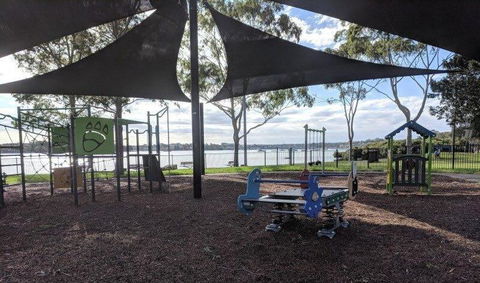 Aircabin - Five Dock - Stylish 2-Bed Apt Near Bay - Accommodation Fremantle 1