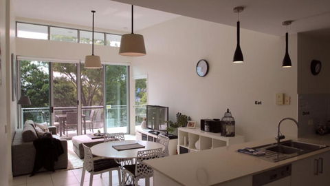 Aircon, Nespresso, Wine - Accommodation Fremantle 1