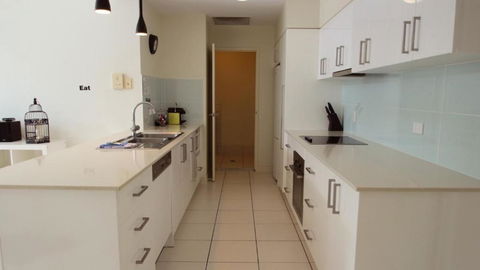 Aircon, Nespresso, Wine - Accommodation Fremantle 2