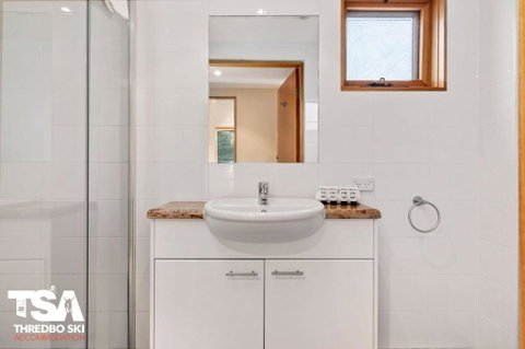 Akuna 1 - Accommodation Fremantle 4