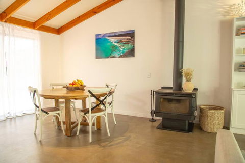 Al Fresco Residence In The Heart Of Point Lookout! - Accommodation Fremantle 4