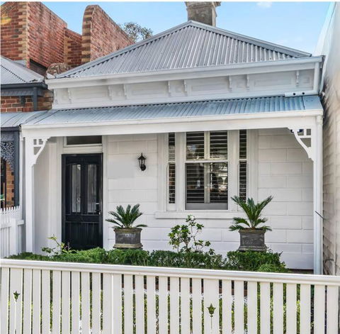 Albert Park Bespoke Brilliance 4Bed 2Bath - Accommodation Fremantle 0