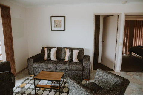 Alkoomi Chalets - Accommodation Fremantle 2