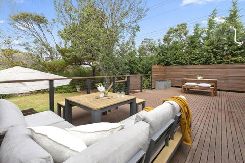 All Decked Out - Beach Retreat In Central Blairgowrie - Accommodation Fremantle 1