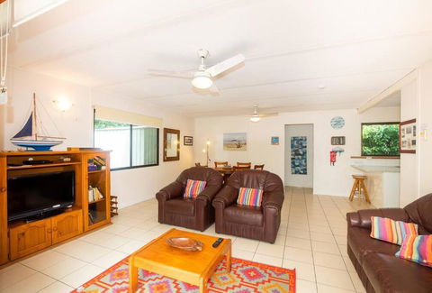 Allamanda Cottage - Close To Beach - Pet Friendly - Accommodation Fremantle 0