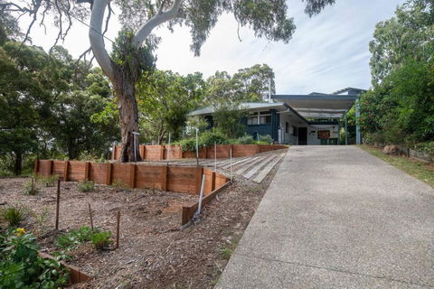 Allamanda Cottage - Close To Beach - Pet Friendly - Accommodation Fremantle 1