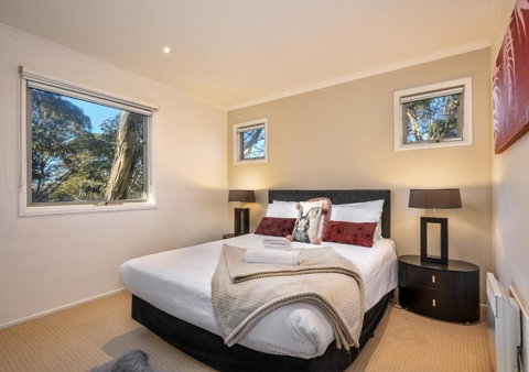 Alpenglow - Accommodation Fremantle 1