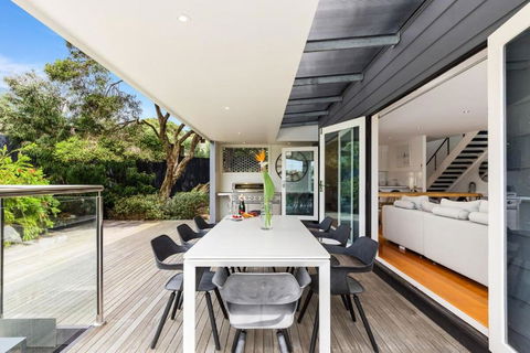 Amalfi Dream - Pool, Spa, Walk To Beach And Shops - Accommodation Fremantle 3