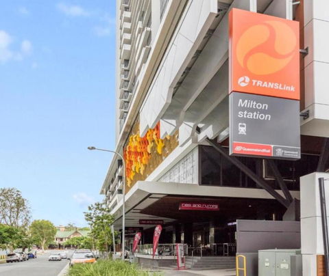 Amazing 2BR Delicate Apt, 1min To Train Station - Accommodation Fremantle 1