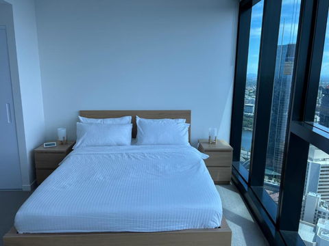 Amazing Views 60th Level Skytower 3 Bedrooms - Accommodation Fremantle 3