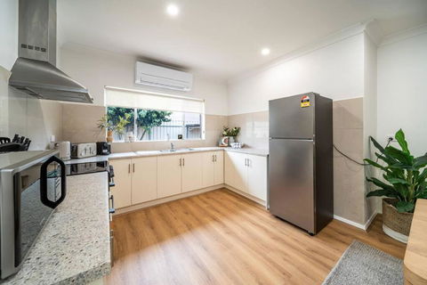 Ambrosia - Designer 3BR WiFi - Accommodation Fremantle 3